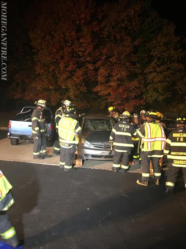 Engine 256 Familiarization/Hurst E-Draulics Extrication Training at Station #3 on 10/19/16