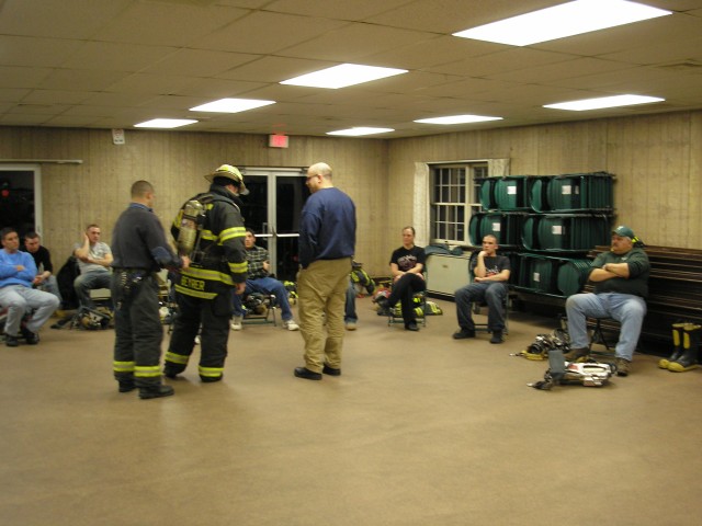 Capt Cerrato, Lt Beyrer & Lt Tartaglia Explain How The SCOTT Airpacks Work 
